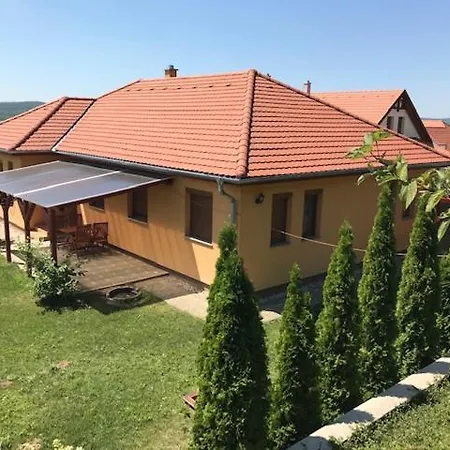 Panorama Haz Apartment Pannonhalma